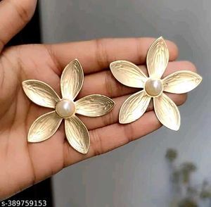 Gold Flower Earrings