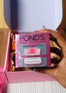 Pond&#39;s Skincare Kit