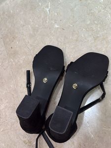 Brand new Bruno Manetti Heels 2inch