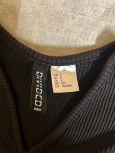H&amp;M BLACK RIBBED TOP