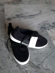 Black Casual Sneakers