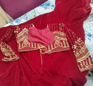 Trendy velvet gown with Koti set😍