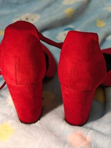 Red Velvet Pointed Heels 👠