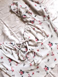 White Floral Crop Top 💖🎀