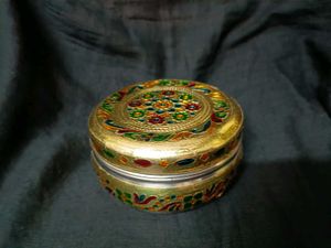 Golden Designer Meenakari Round 4 Pcs Container