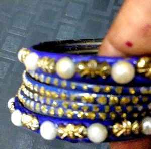 Blue &amp; Pearl Bangle Set