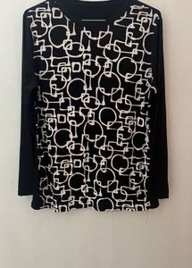 Chic Black &amp; White Geometric Print T-Shirt
