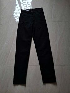 Black straight fit jeans+White cargo +Top🌻