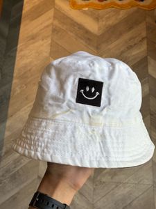 Reversible bucket hat