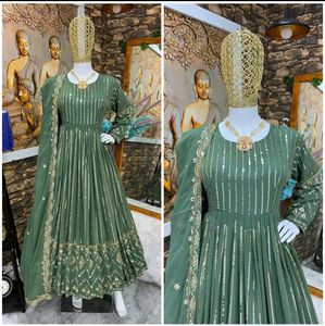 New Stayle Beautiful Pakistani Gown Dress Inpoted
