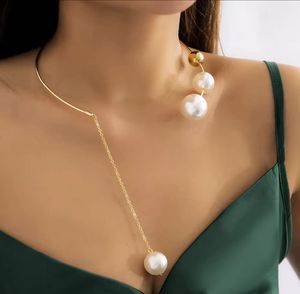 Statement Pearl Necklace