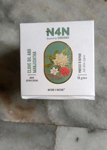 Clove Oil And Manjishtha Night Repair Cream