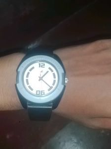 It&#39;s A Fast-track Branded Hand Watch