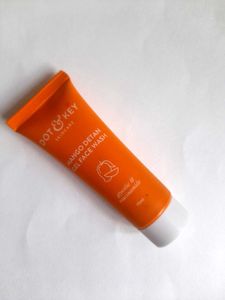 Dot &amp; Key Mango Detan Gel Face Wash