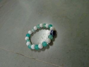 Blue And White Beated Bracelet With Eveil