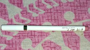 Myglamm LIT matte Lipliner Pencil