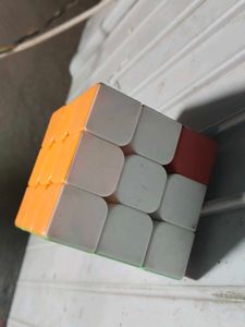 Rubik&#39;s Cube - Classic Puzzle