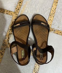 Sandle