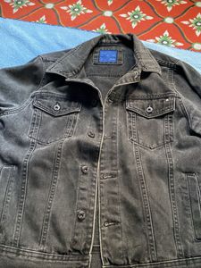 Zara denim jacket medium size