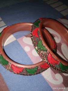 Plastic,  Lac Bangles