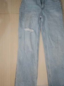 Light Wash Ripped Jeans