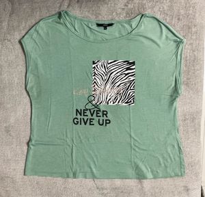 VEROMODA - Stylish Graphic Print Tee