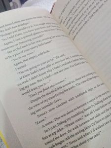 A Court of Thorns and Roses Set