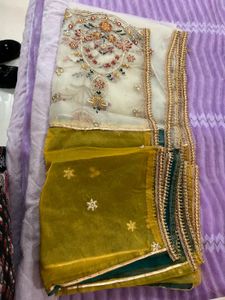 new trending pakistani suit