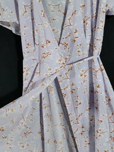 Urbanic Light Lavender Floral Printed Wrapped Arou