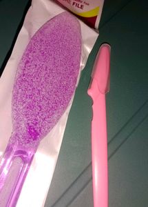 Combo Pack Of Foot Scruber And Face Razor 💗