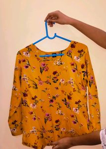 Preettyyy Top For Women .