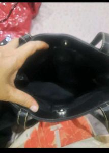 Classic Black Multi-Pocket Shoulder Bag