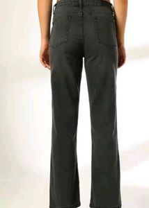Women Light Washed Straight Fit Jeans
