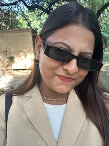 Cropped Beige Blazer