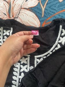 Lucknavi short kurti