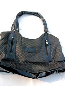 Chic Black Handbag