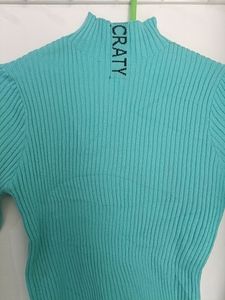 Women Mock Neck Woolen Top
