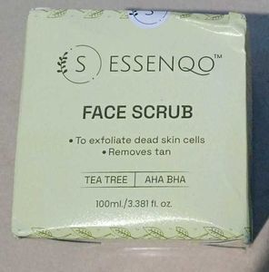 ESSENQO Face Scrub