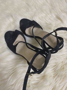 ✨ 👠 Koovs Elegant Black Sandals heels