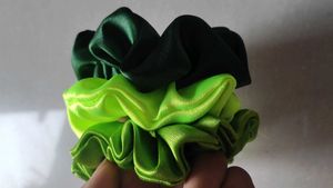 Best Quality Hair Scrunchies 🎀 5 Piece