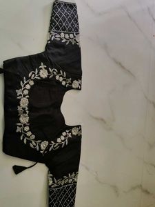 Beutiful Black 🖤 Colour Ready-made Blouse