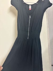 Chic Black Dress with Zipper Detail