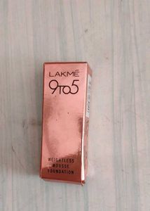 LAKME 9 To 5 Weightless Mousse Matte