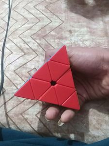 Rubik&#39;s Piramid