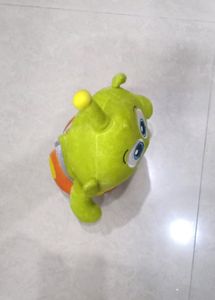 Hamleys Movers &amp; Shakers Alan The Alien, Green, 3Y