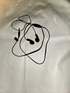 Karbonn Earphones