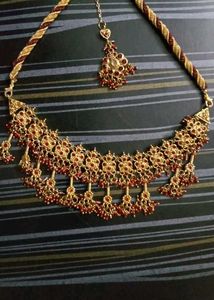 Jewellery Set With Classical Look