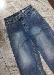 Unisex Baggy Jeans size 30-32