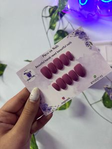 Mauve Press On Nails
