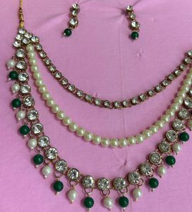 Elegant Green &amp; Pearl Necklace Set